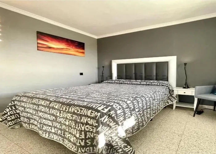 Traumhafte Wohnung Mit Panoramablick Und Pool